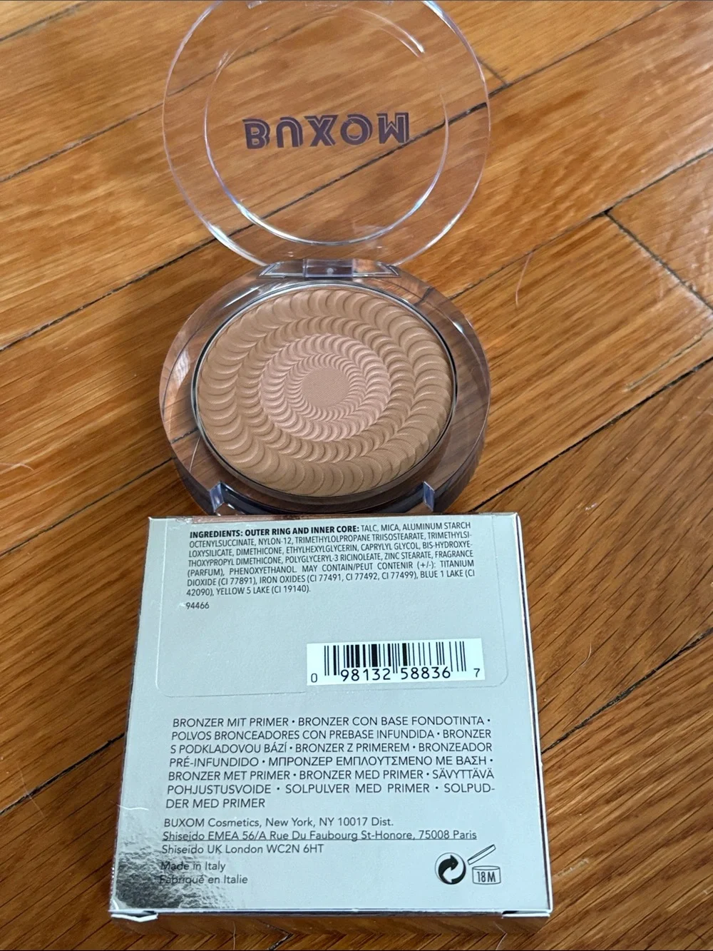 Buxom staycation vibes primer-infused bronzer - Backyard Bronze